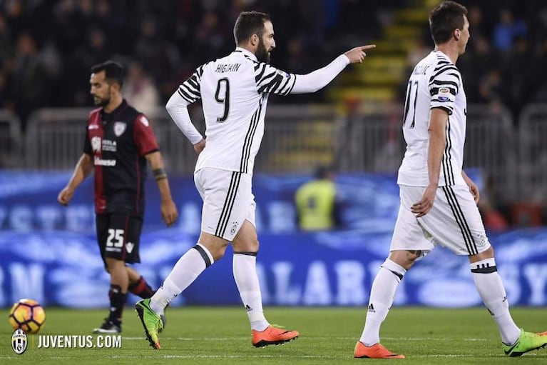 Higuain y Juventus siguen imparables en Italia