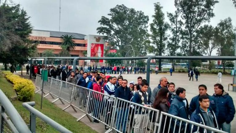 Histórica asamblea de Talleres: Fassi propuso un nuevo predio