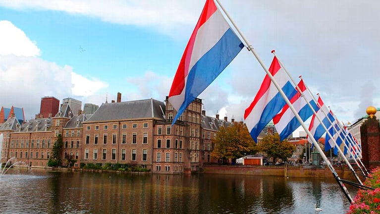 Holanda es el nombre de dos de las 12 provincias que tiene Países Bajos.