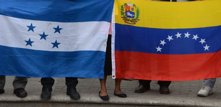 Honduras se aleja de Venezuela.