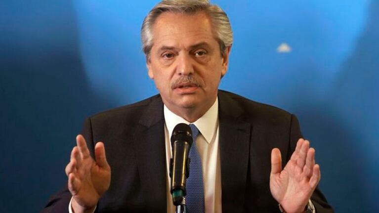 Horas después del anuncio oficial, Fernández dio una entrevista en radio y comunicó más restricciones para el AMBA.