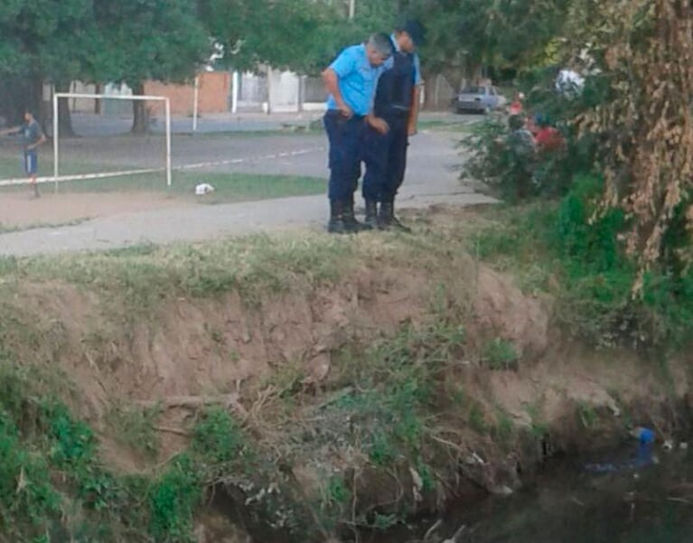Horror en Córdoba: encontraron a un bebé muerto en un canal