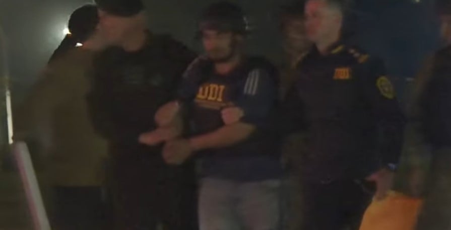En medio de un importante operativo de seguridad, Matías Ozorio llegó a la Argentina