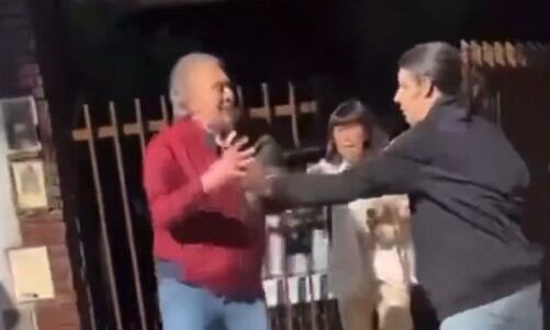 Jubilado le pegó una trompada a una joven tras acusarla de dejar el auto mal estacionado