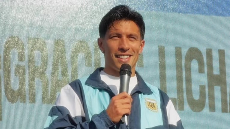 Lisandro Martínez tuvo un multitudinario recibimiento en Gualeguay y les dio un emotivo discurso a los fanáticos