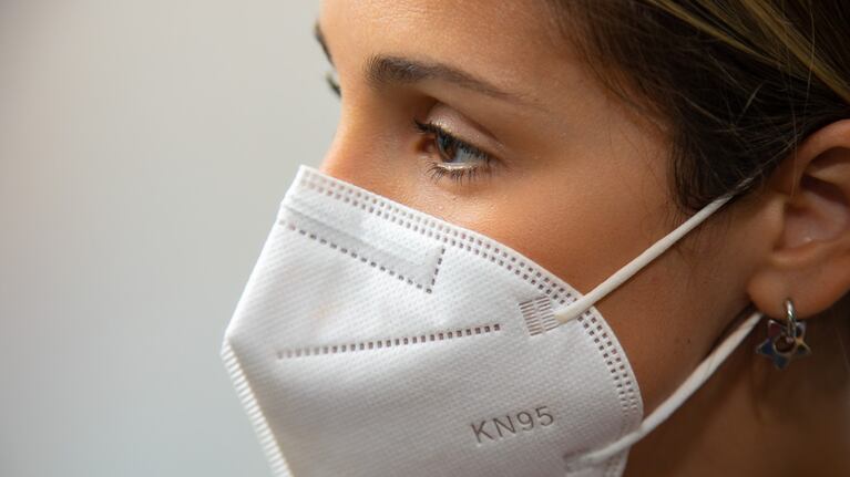 Por los casos de gripe se incrementó la venta de barbijos en Córdoba