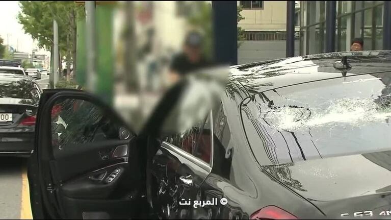 Destruye su Mercedes Benz con un palo de golf