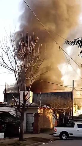 Incendio en un depósito de Los Boulevares