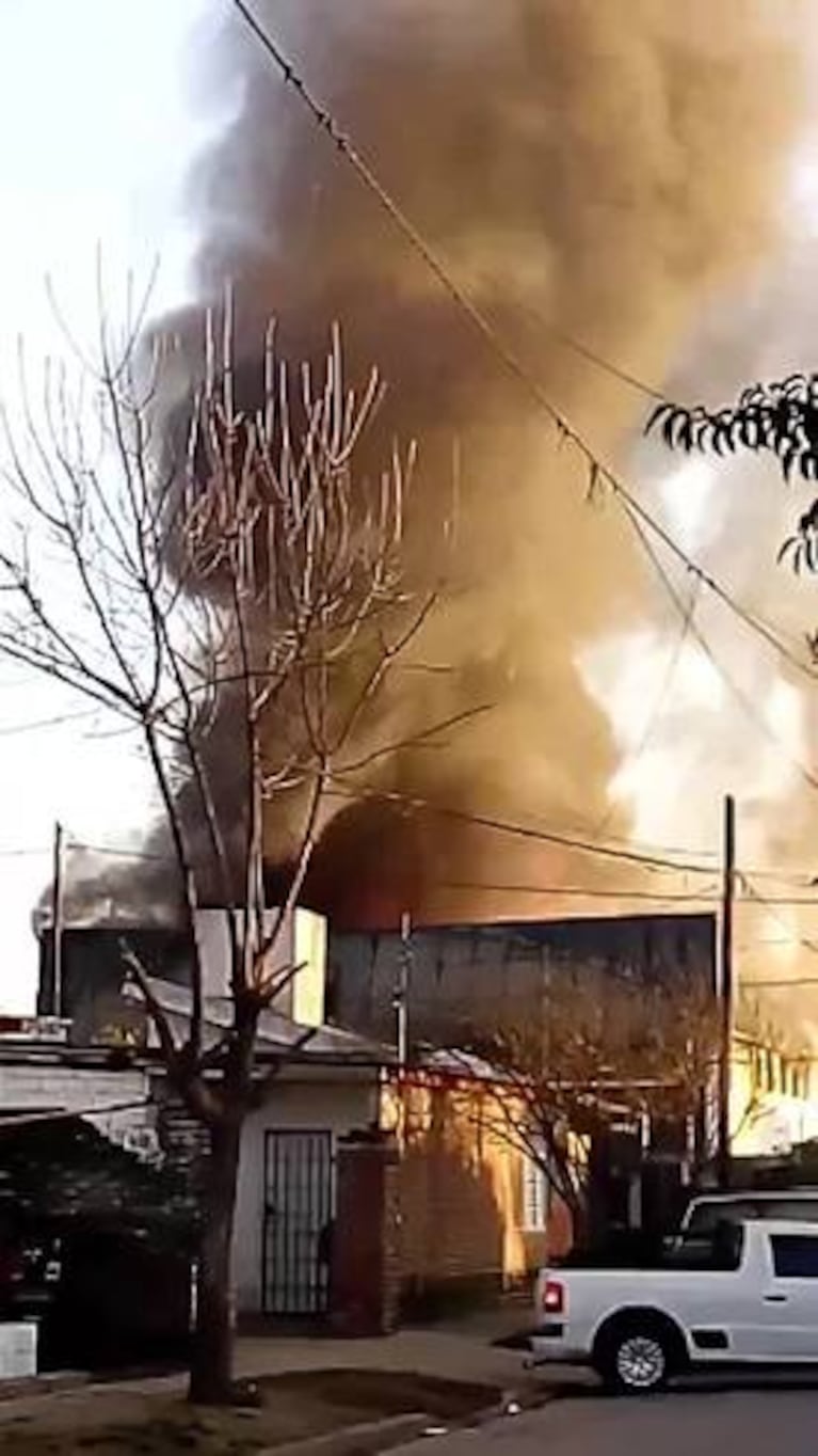 Incendio en un depósito de Los Boulevares