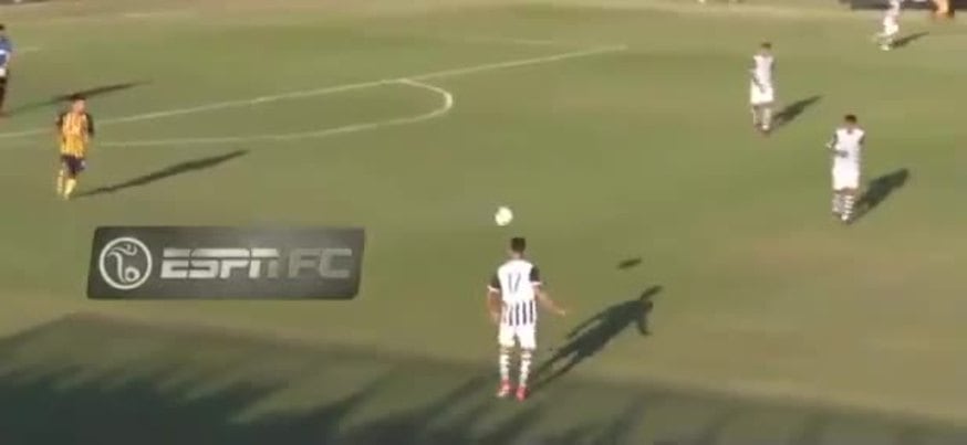 Golazo de Nahuel Bustos en la reserva de Talleres