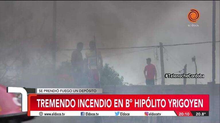 Vecinos preocupados por el incendio en barrio Hipólito Yrigoyen