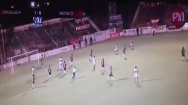 El golazo de Instituto ante Douglas