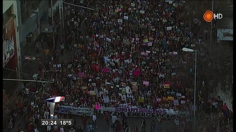 La marcha contra los femicidios fue plural y multitudinaria