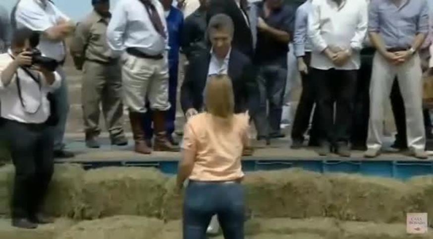 Macri bailando chamamé