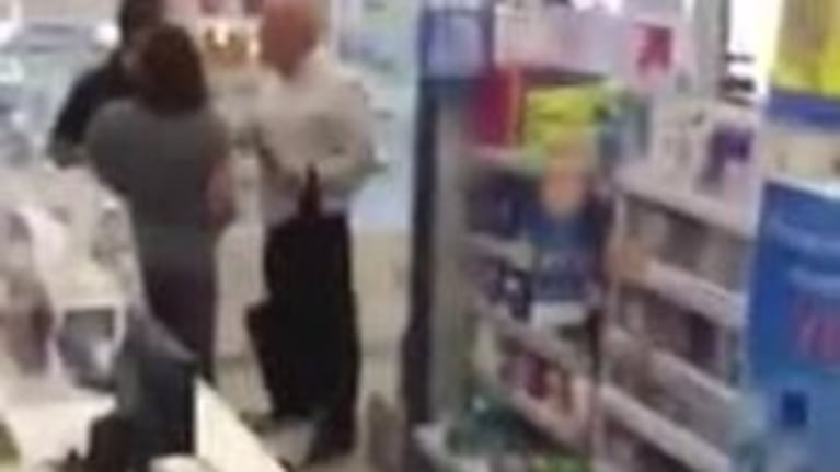 Una pareja chilena rechaza ser atendida por extranjeros