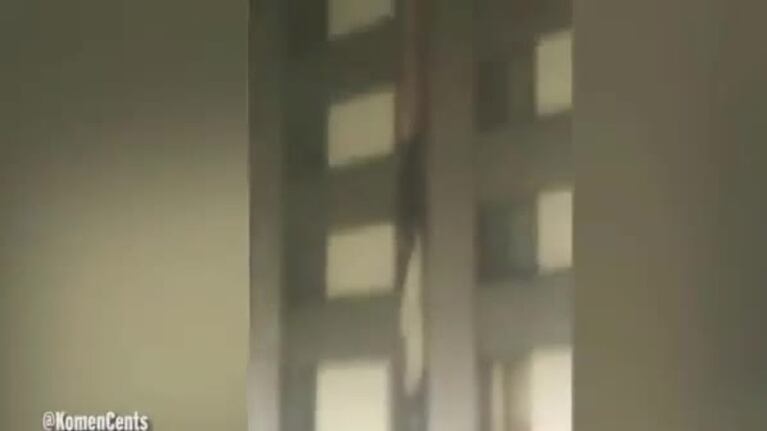 La gente usaba sábanas para escapar del fuego
