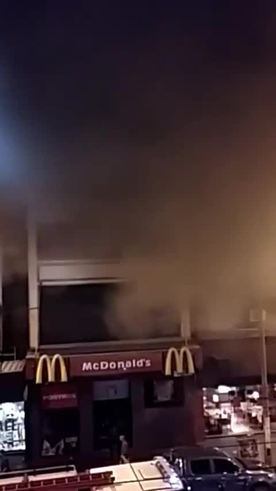 Así se vio el incendio en el Mc Donald's