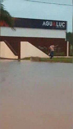 La zanja inundada en la que todos cayeron