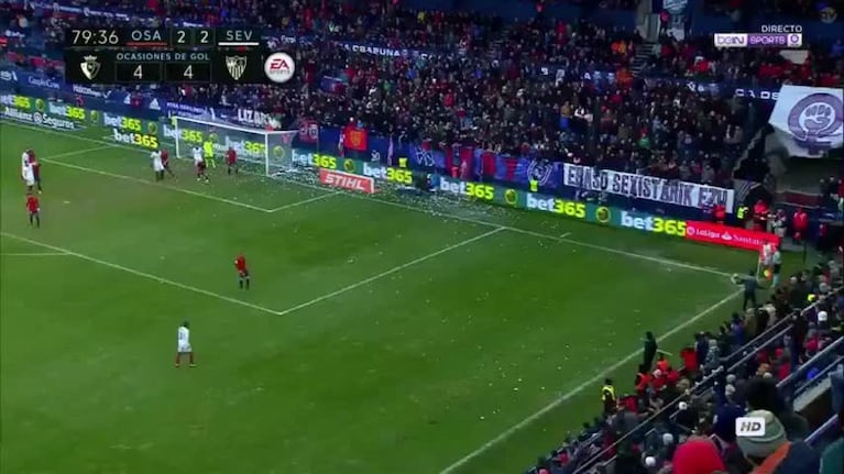 Gol de cabeza del Mudo Vázquez para Sevilla contra Osasuna