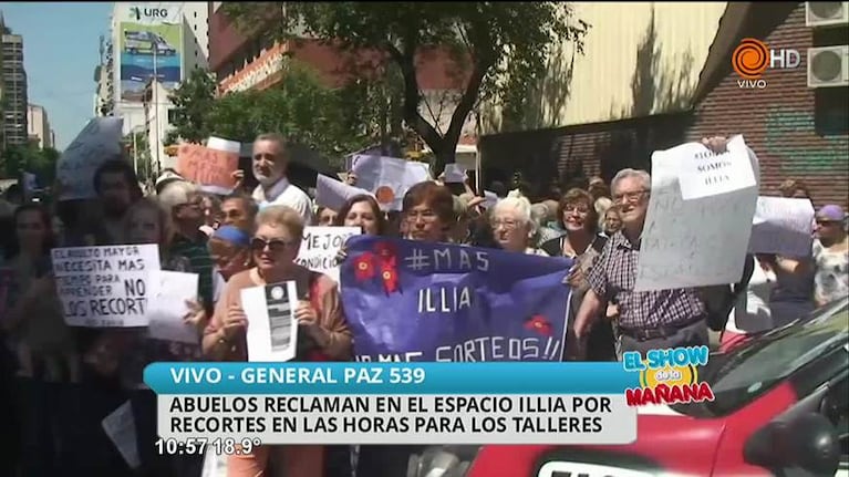 Reclamo de abuelos por recortes de talleres