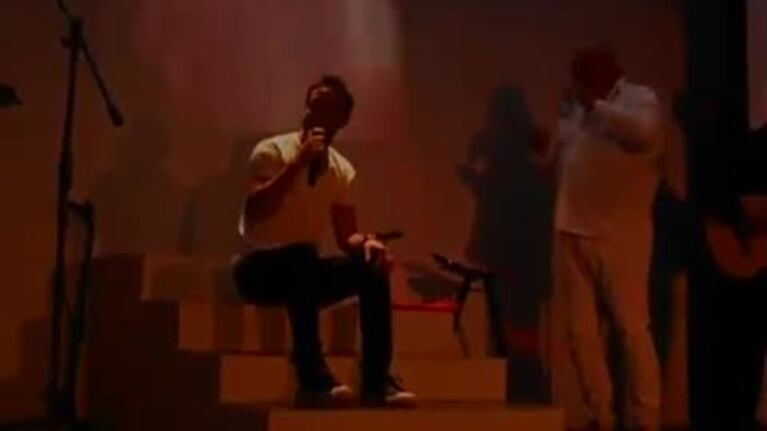 Cacho y Luciano Pereyra cantaron en el teatro