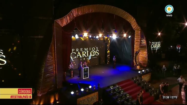 El papelón en los premios Carlos