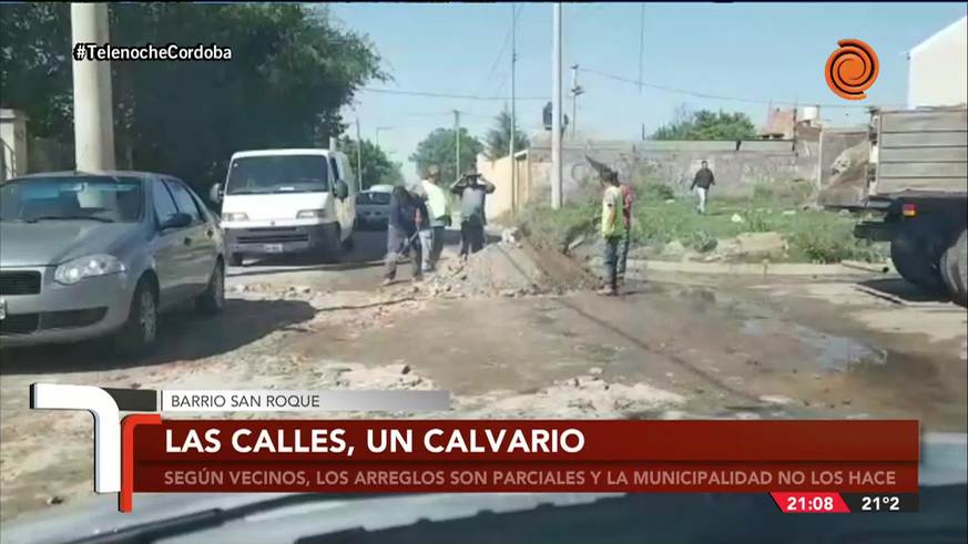 Carreros que tapan baches: arreglos poco o nada duraderos