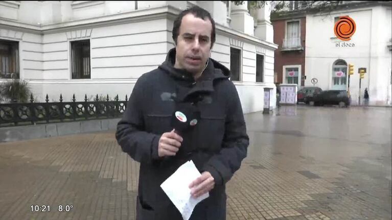 Desagradable: tapizaron Tribunales con fotos porno