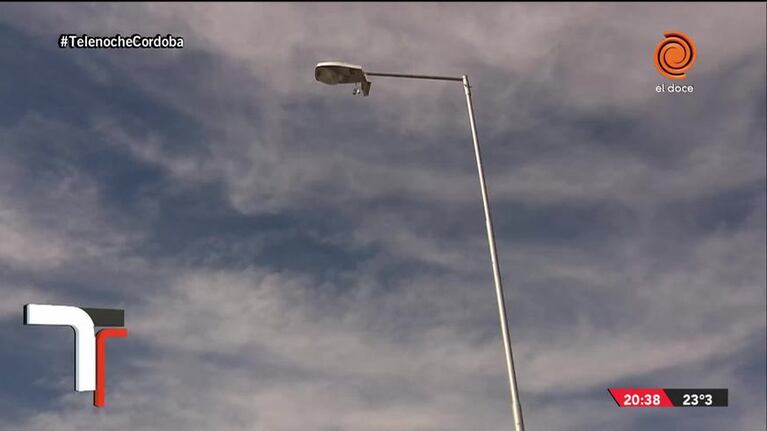 El problema de los postes de luz en las rutas