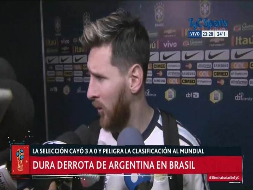 Messi y Mascherano tras la derrota ante Brasil