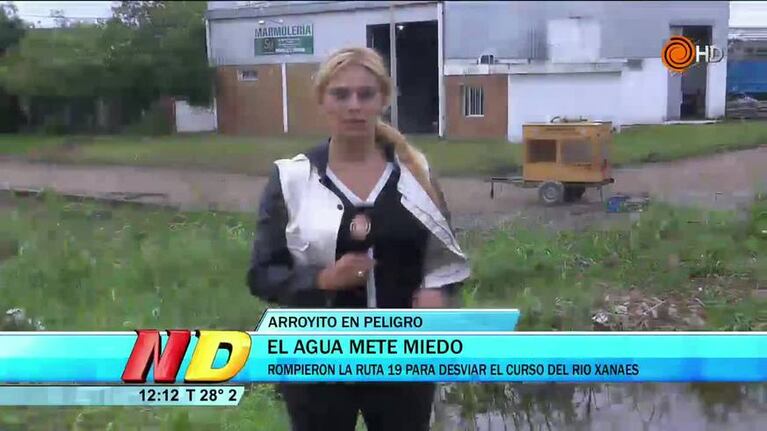 Arroyito: drena el agua tras romper la ruta 19