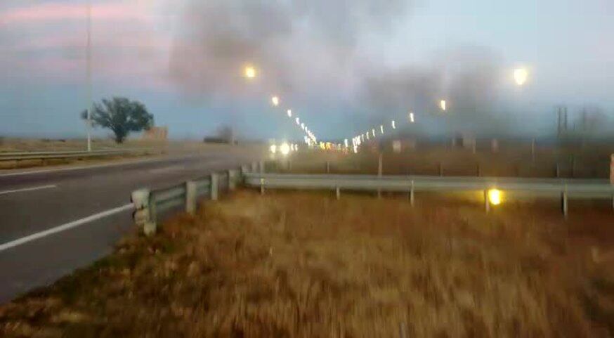 Así se incendió un auto en la autopista