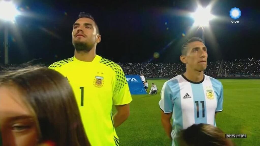 El himno antes de Argentina-Uruguay