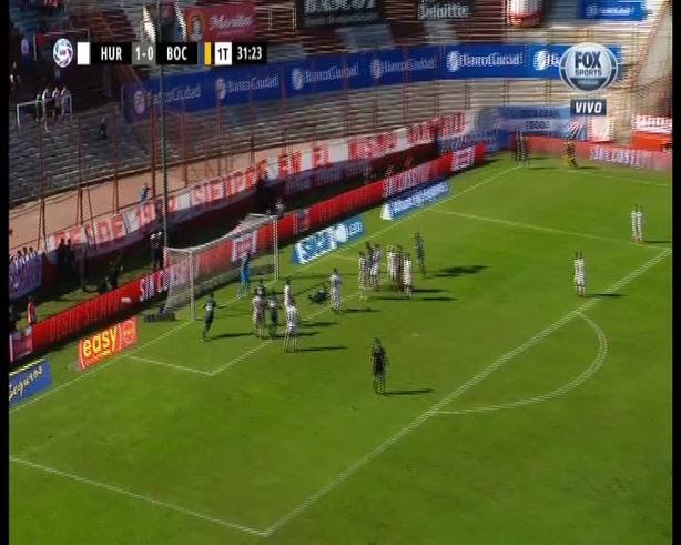 Boca le gana 3-1 a Huracán y lo complica