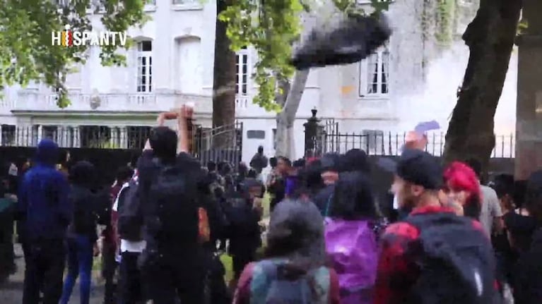 Incidentes en el consulado argentino en Chile