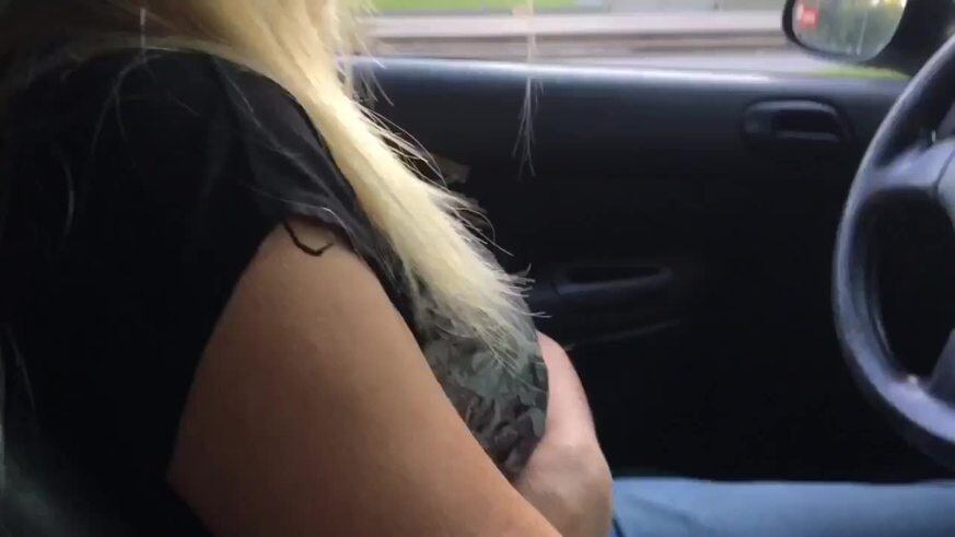 Madre enfurecida porque su hijo la bloqueó en Twitter