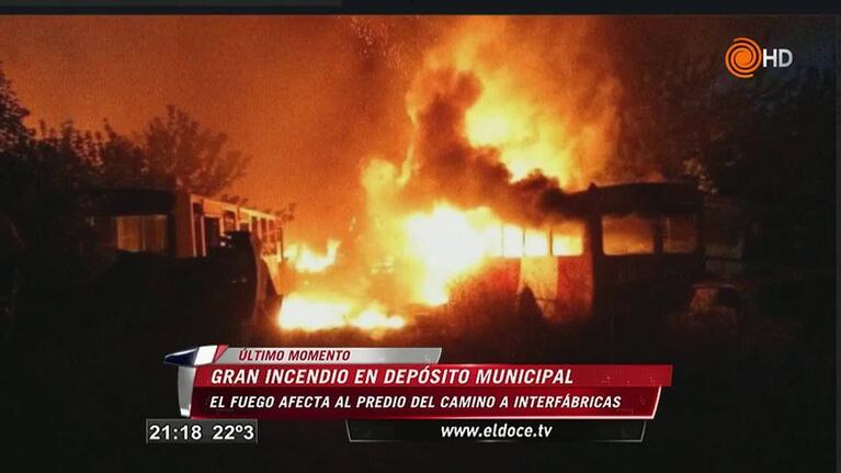 Gran incendio en depósito municipal