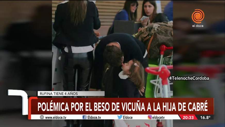 Polémica por los besos en la boca a los niños