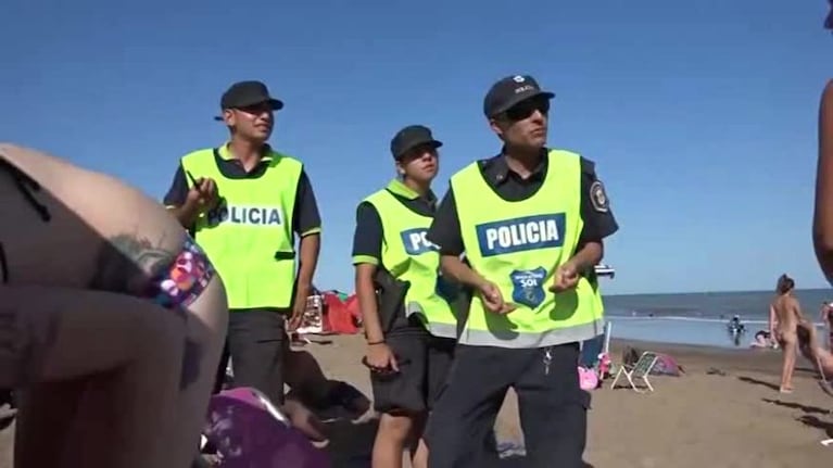 Necochea: escándalo entre policías y mujeres en topless