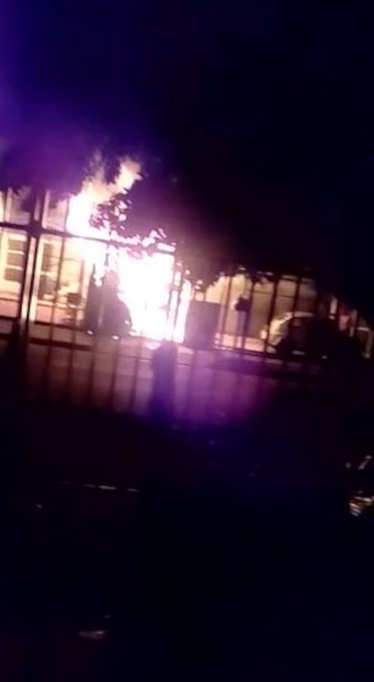 Incendian comedor de Barrio Ampliación América