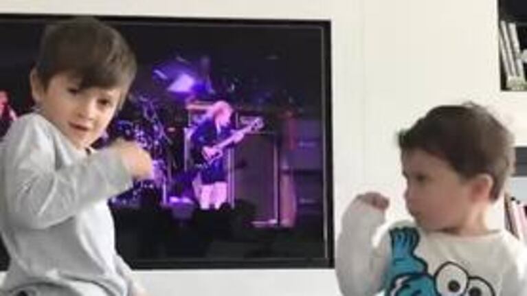 Los hijos de Messi bailan al ritmo de AC/DC