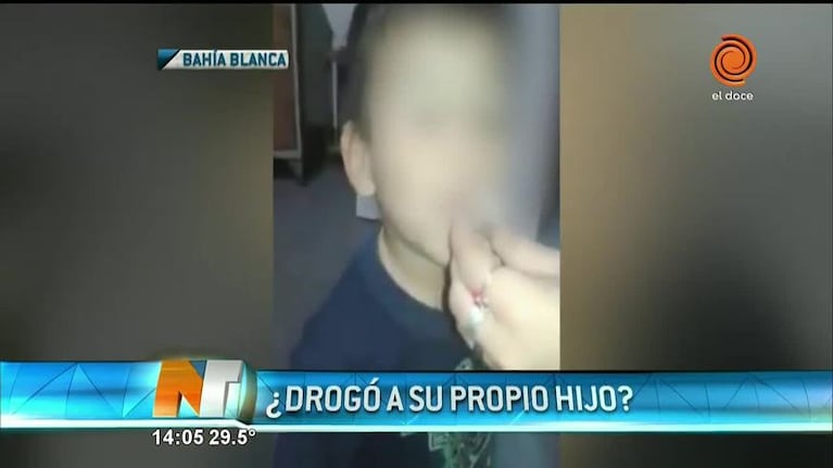 Bahía Blanca: una madre le da de fumar a un nene