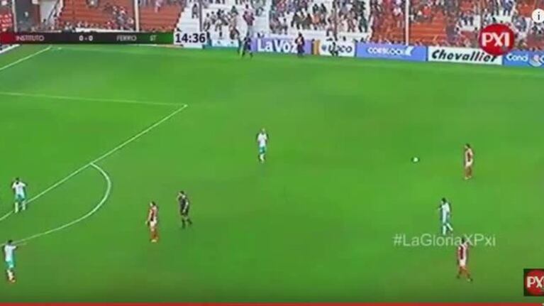 Gol de cabeza de Gotti ante Ferro