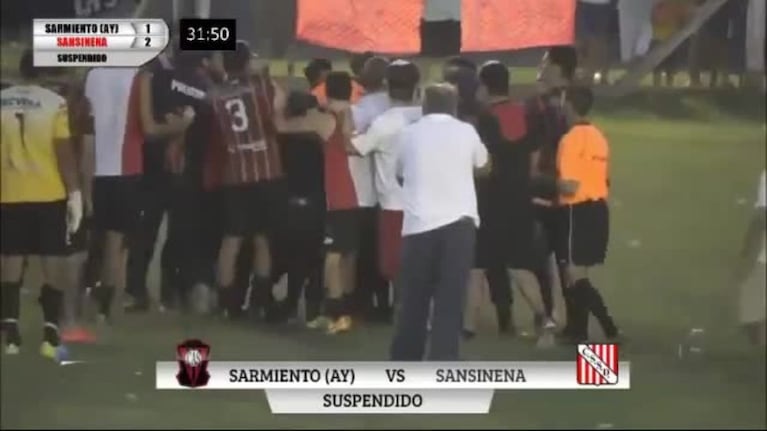 Árbitro agredido por hinchas en el Torneo Federal B