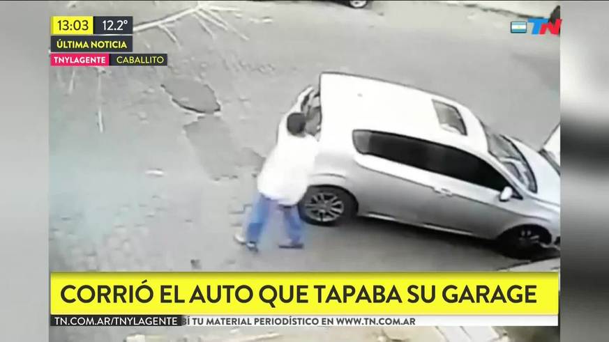 El increíble Hulk: corrió un auto a mano