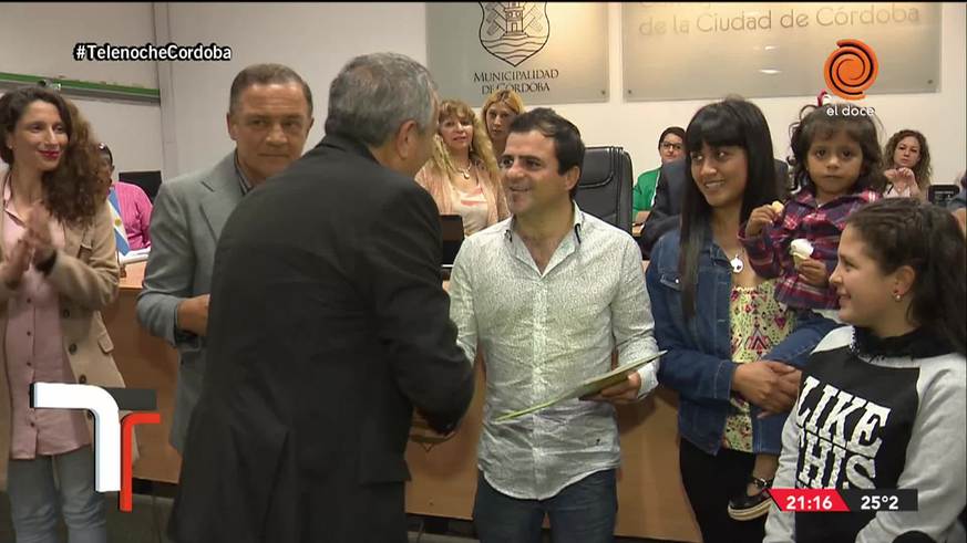 Distinguieron al chofer que llevó al hospital a la mujer embarazada