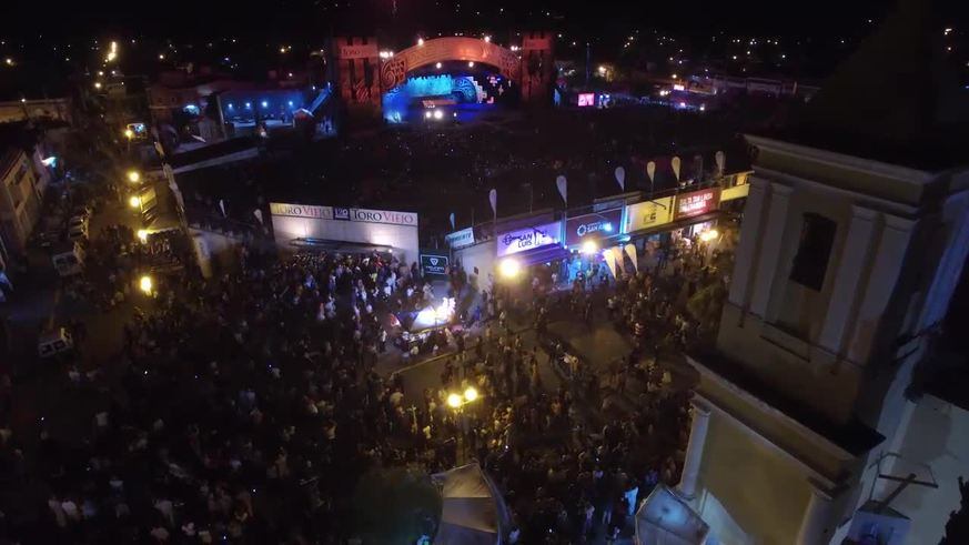 La Plaza Próspero Molina, desde el cielo de Cosquín