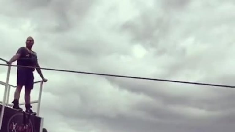 El salto de Yuhiel Pérez en un dique de Salta