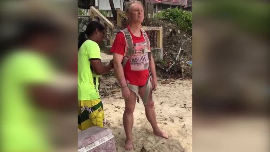 Un hombre murió haciendo parasailing