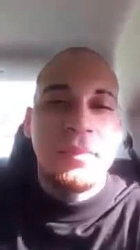 Kasper Knight se disparó en la mejilla